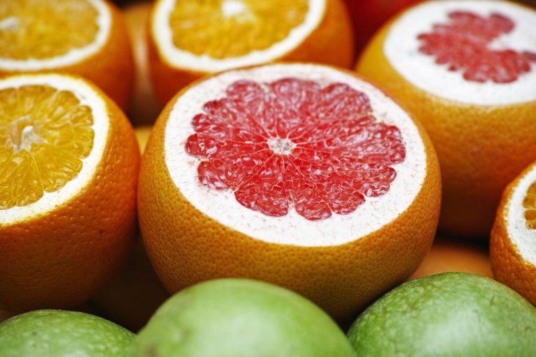 Grapefruit: 25 Health Benefits, Diet Tips and Fun Facts